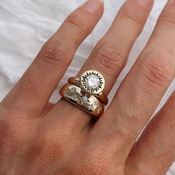 Set van Gesmede Kristallen Gouden Ringen in Vintage Look