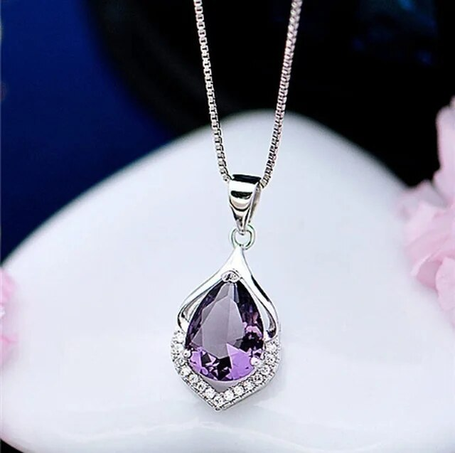 Elegante Paarse Kristallen Ketting