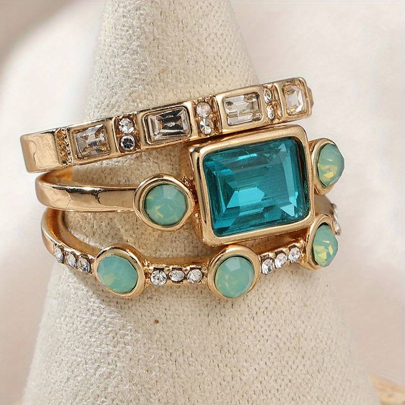 Ring met Blauwe Kristal in Vintage Stijl