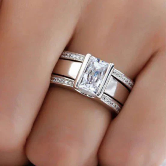 Glanzende Zilveren Ring in Vintage Stijl