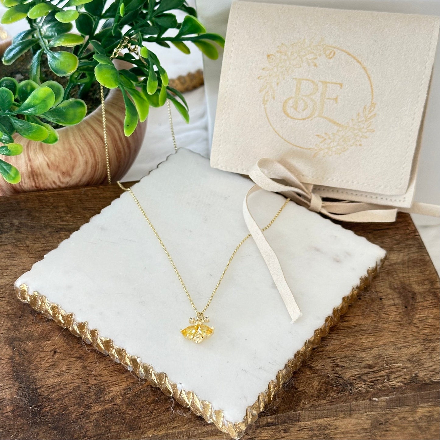 Melissa Dainty Bee Ketting