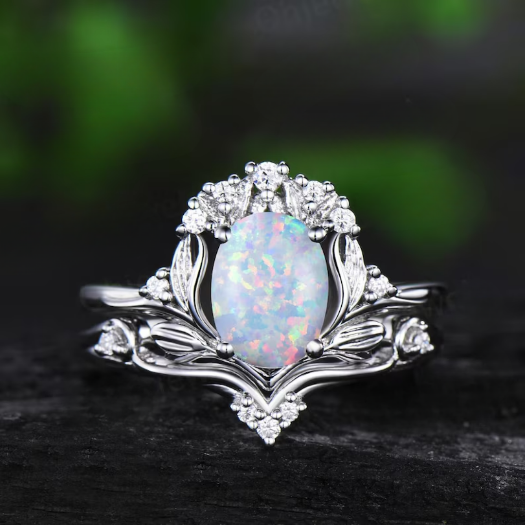 Vintage Witte Opal Leaf Halo Ring