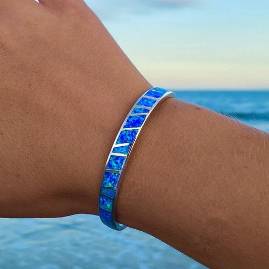 Blauwe en Zilveren Opal Armband