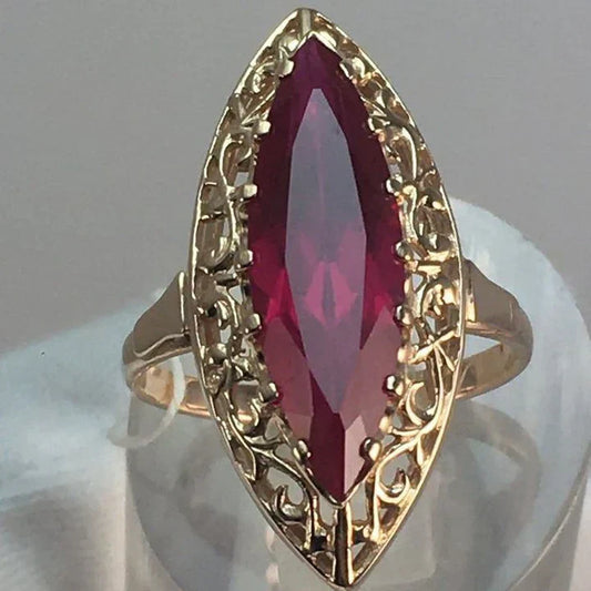 Ovale Ring met Rode Kristal en Goud