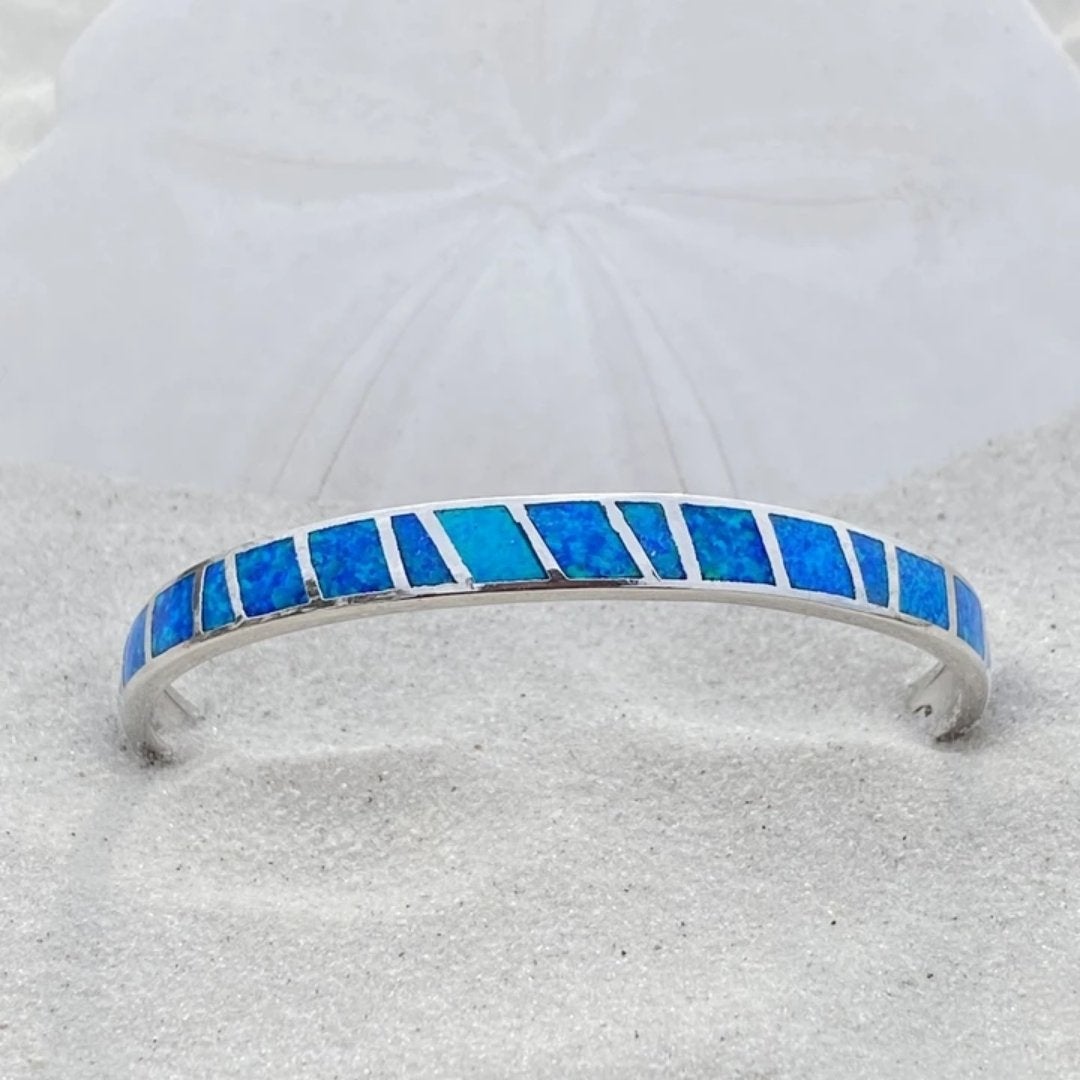 Blauwe en Zilveren Opal Armband