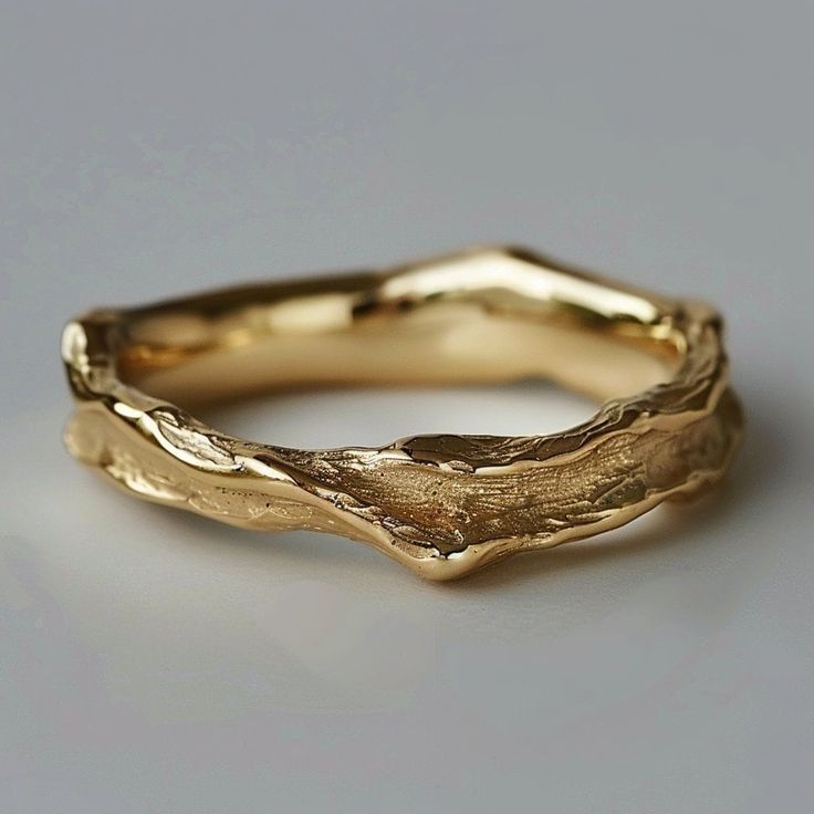 Vintage Ring gemaakt van Gesmeed Goud