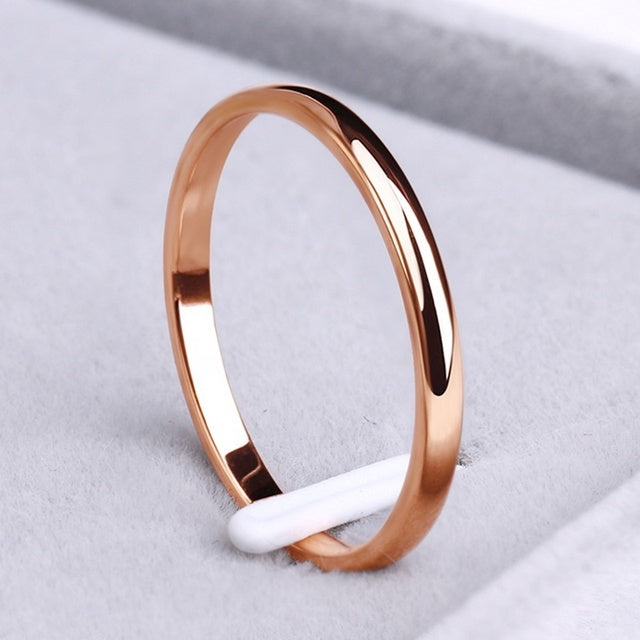 Eenvoudige Ring Gemaakt van Goud en Zilver