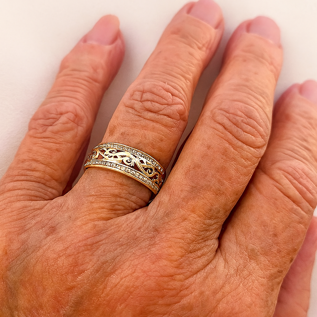 Heldere Holle Gouden Ring