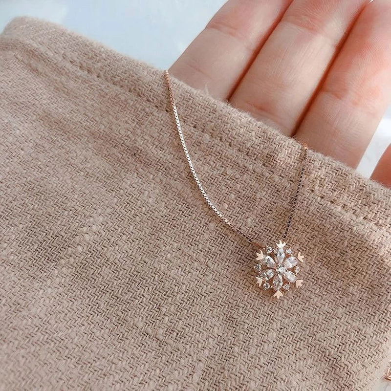 Glitterende Sneeuwvlok Kristallen Ketting in Goud en Zilver