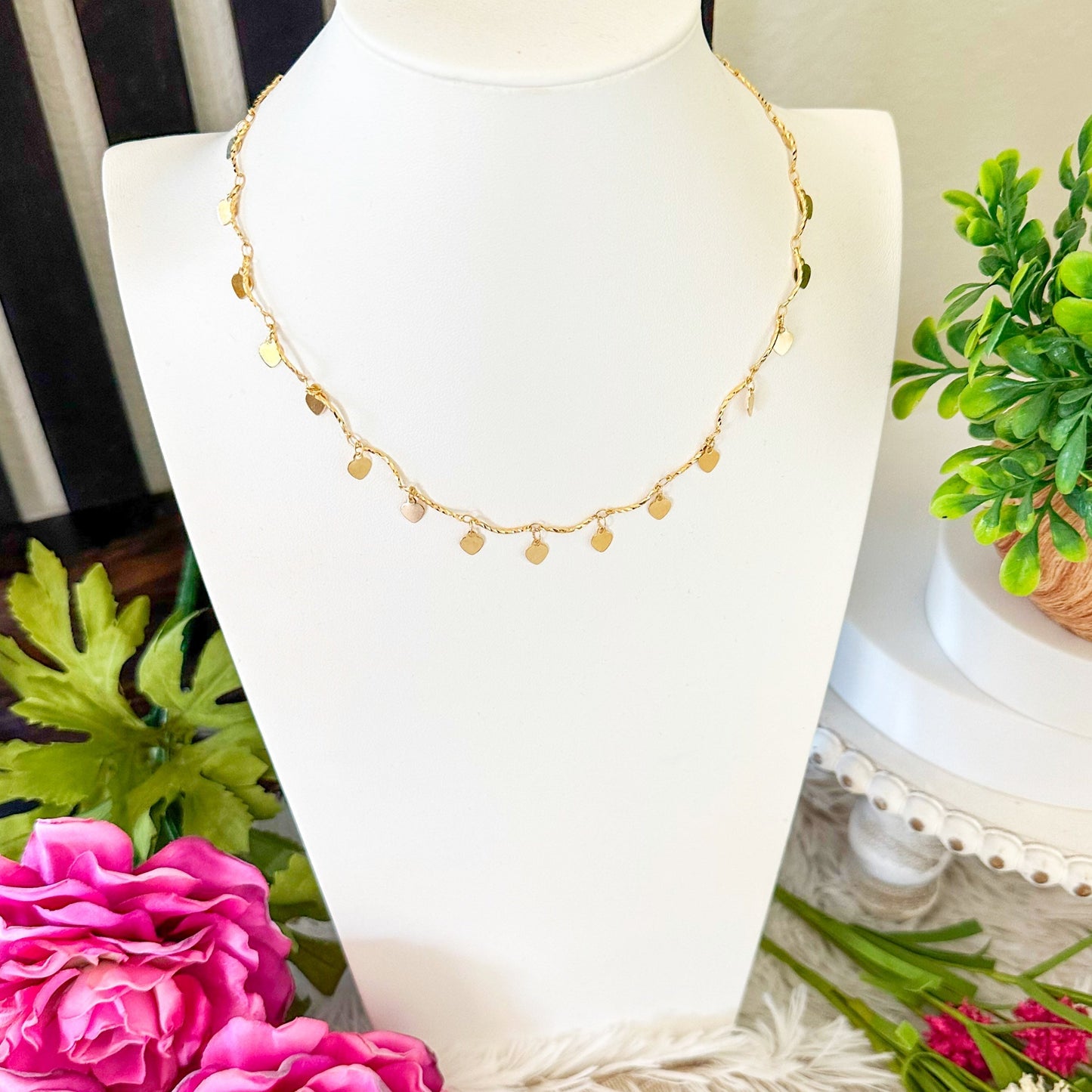 Melita Dangle Hart Choker Ketting