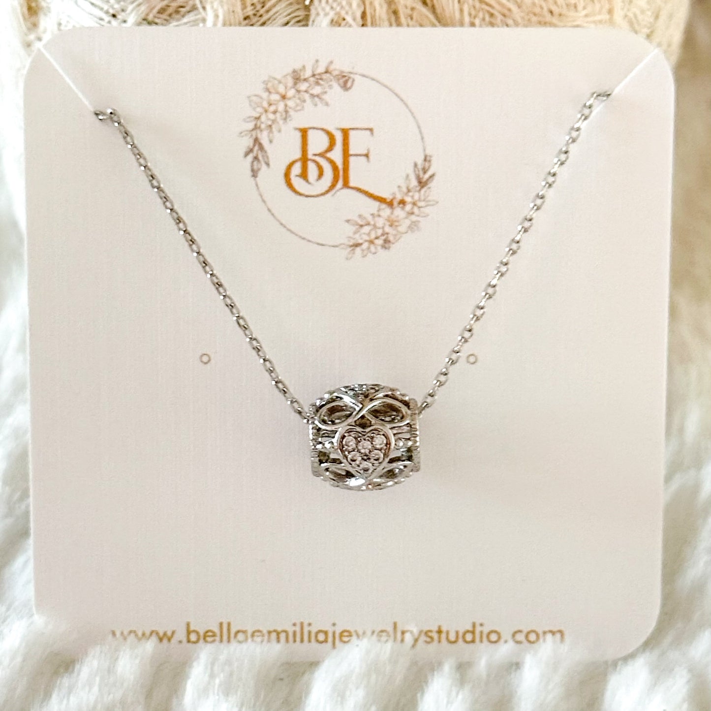 Karissa Infinity Hart Ketting