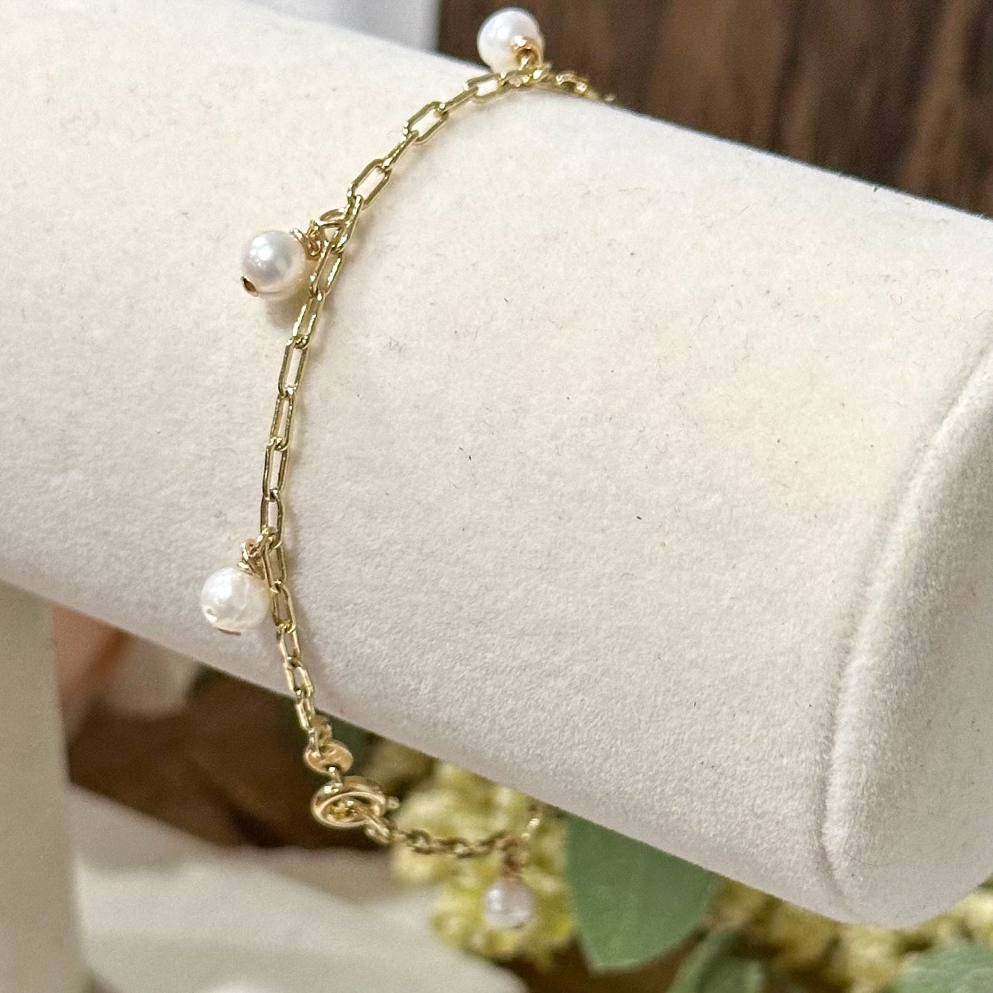 Gina Mini Pearl Charm Armband