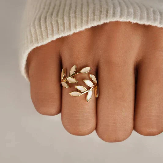 Verstelbare Witte Opal Leaf Ring