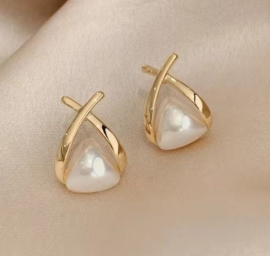 Vintage Cross Triangle Pareldruppelende Oorbellen