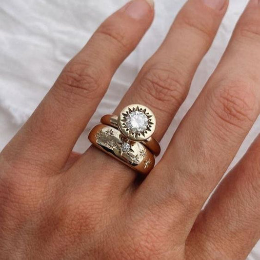 Set van Gesmede Kristallen Gouden Ringen in Vintage Look