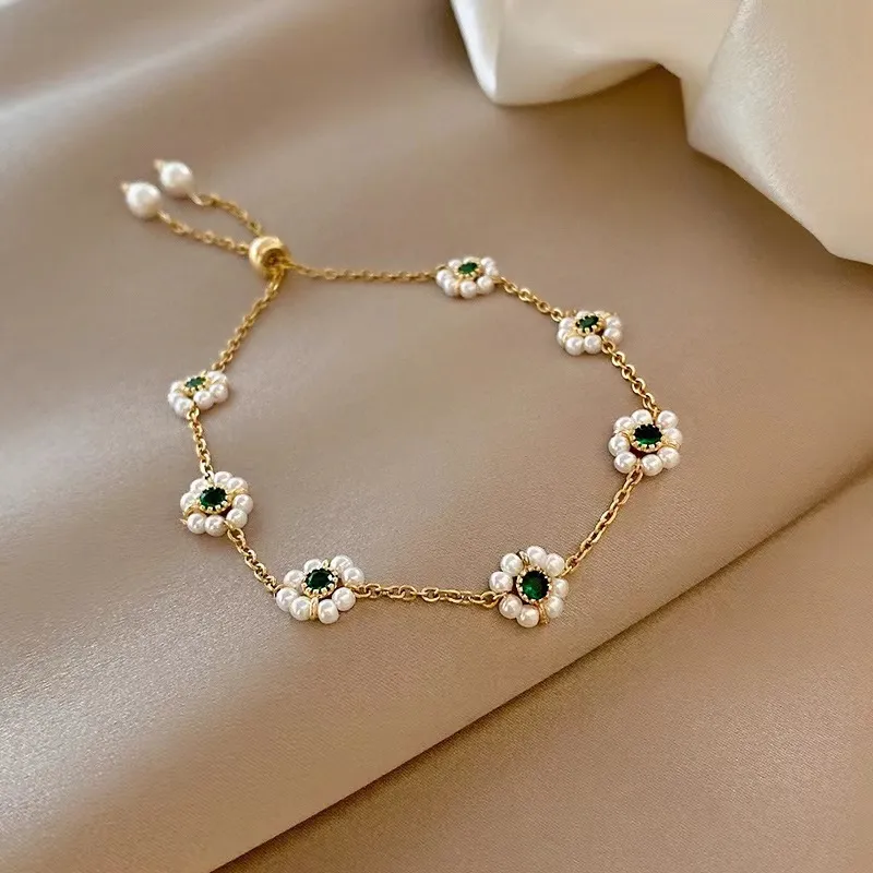 Elegante Daisy Armband met Groene Kristallen