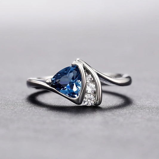 Vintage Zilveren Blauwe Trillion Steen Ring