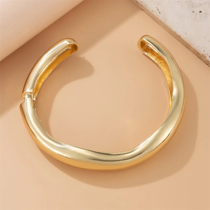 Klassieke Gouden Choker Glad Gebogen Ketting