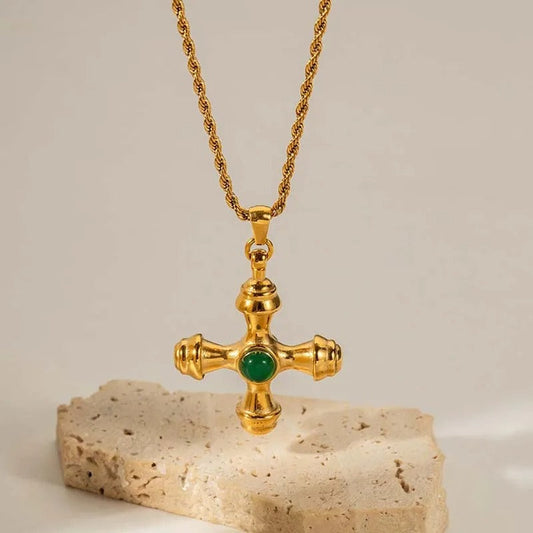 Vintage Gouden Kruis Hanger & Centraal Groene Edelsteen Ketting